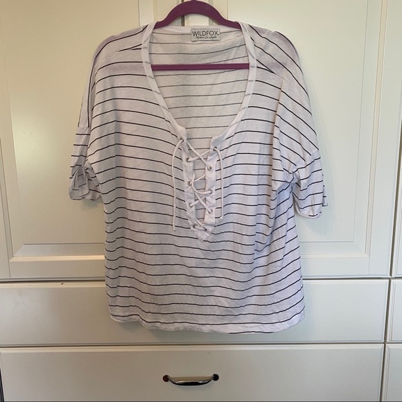 LIKE NEW WILDFOX SHIRT - Picture 4 of 7